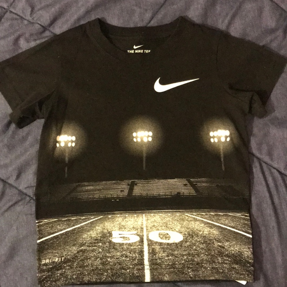 Nike t-shirt !!